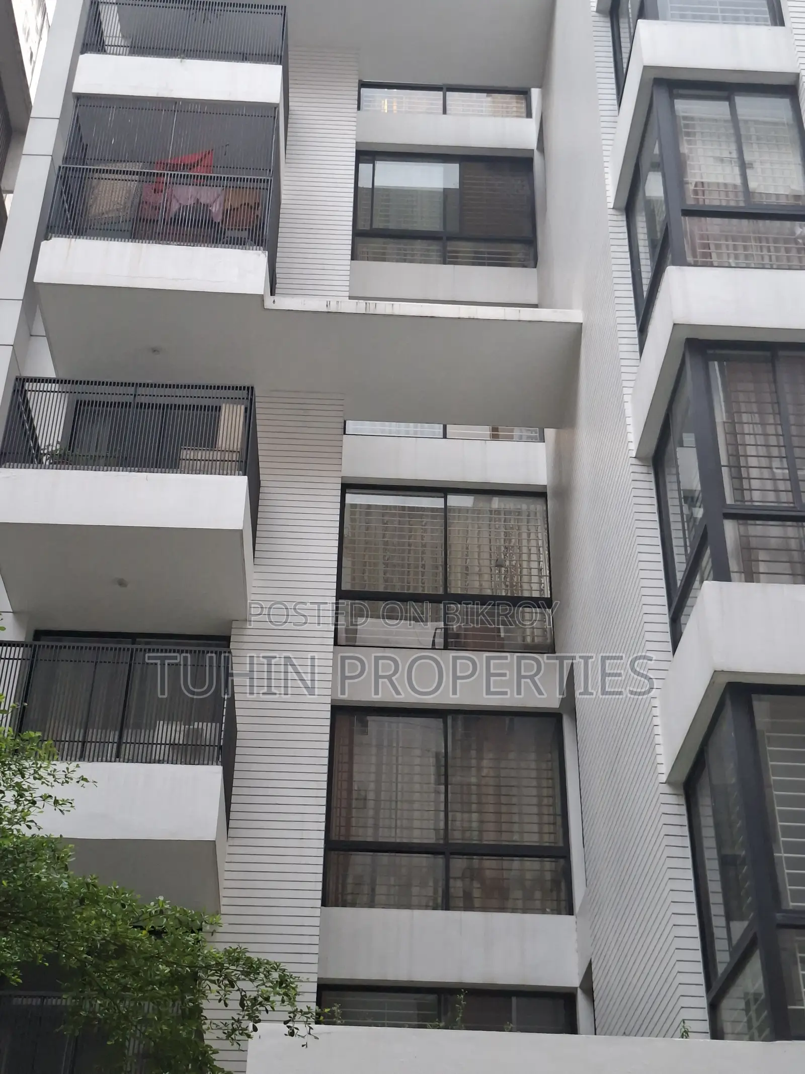 বসুন্ধরায় ৪ বেডরুমের অ্যাপার্টমেন্ট বিক্রয়ের জন্য