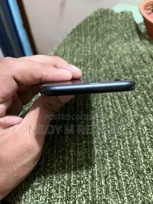 অ্যাপল আইফোন এসই (২০২০) ৬৪ জিবি ব্ল্যাক