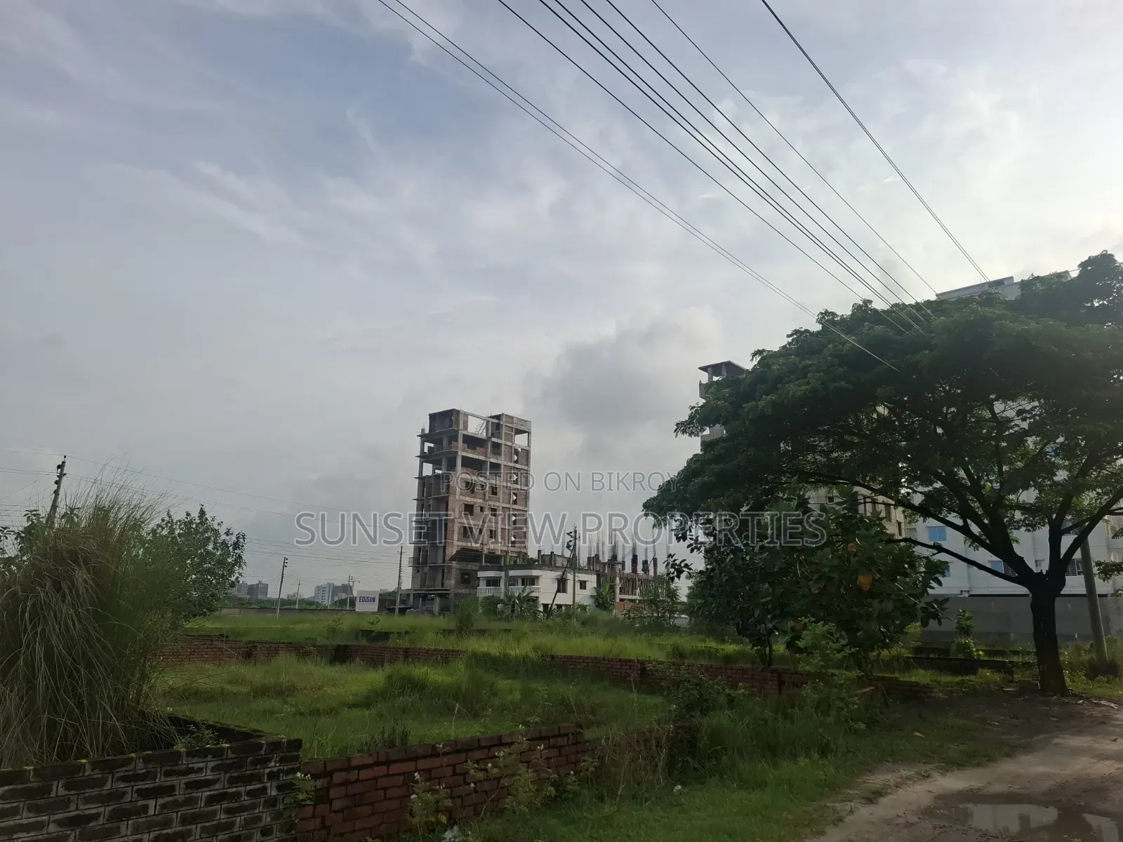 ব্লক=এম || উত্তরমুখী || ২০০ ফুট ৩০০ ফুটের অত্যন্ত কাছাকাছি