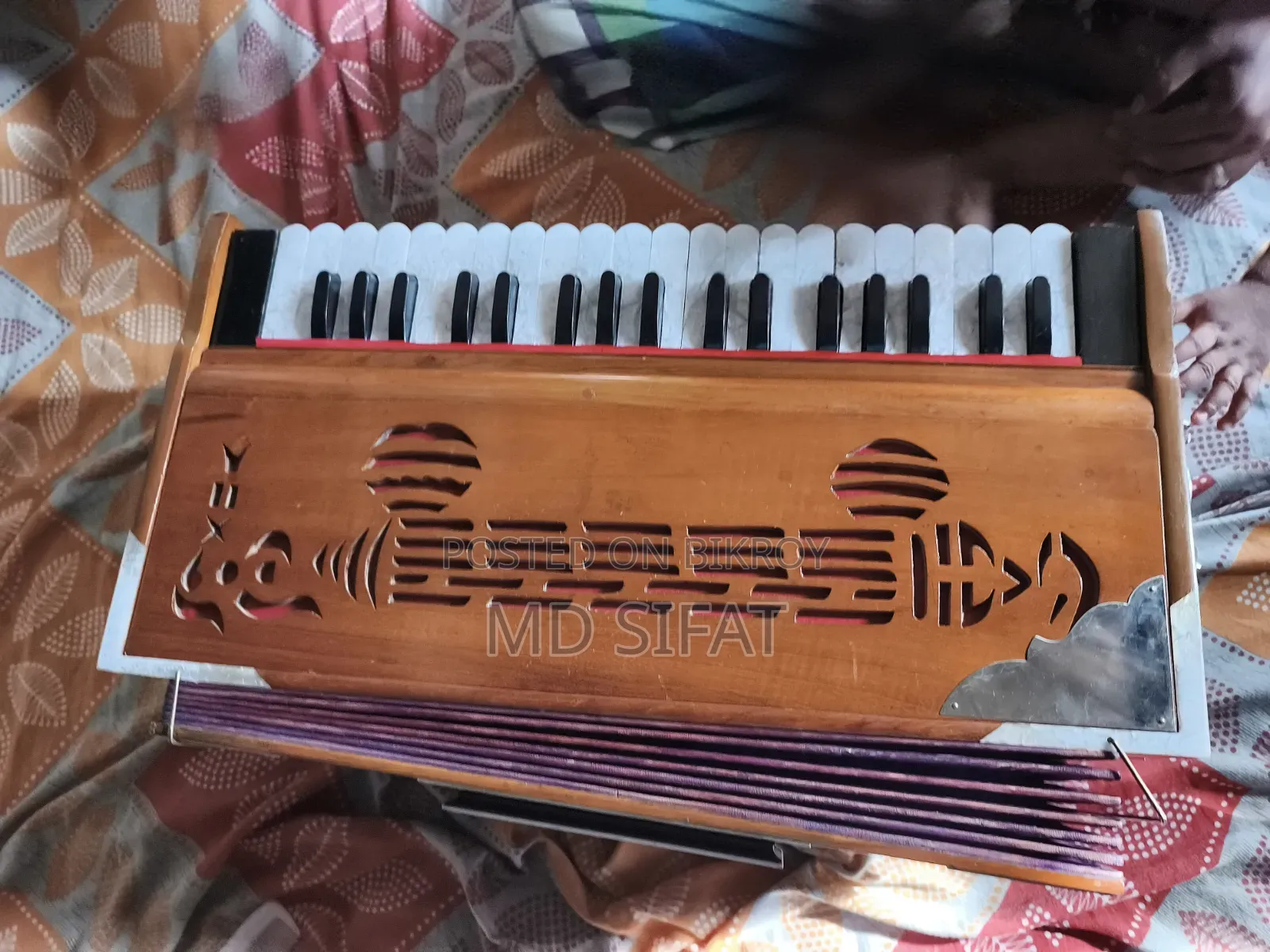 Harmonium for Sale — Good Sound and Condition