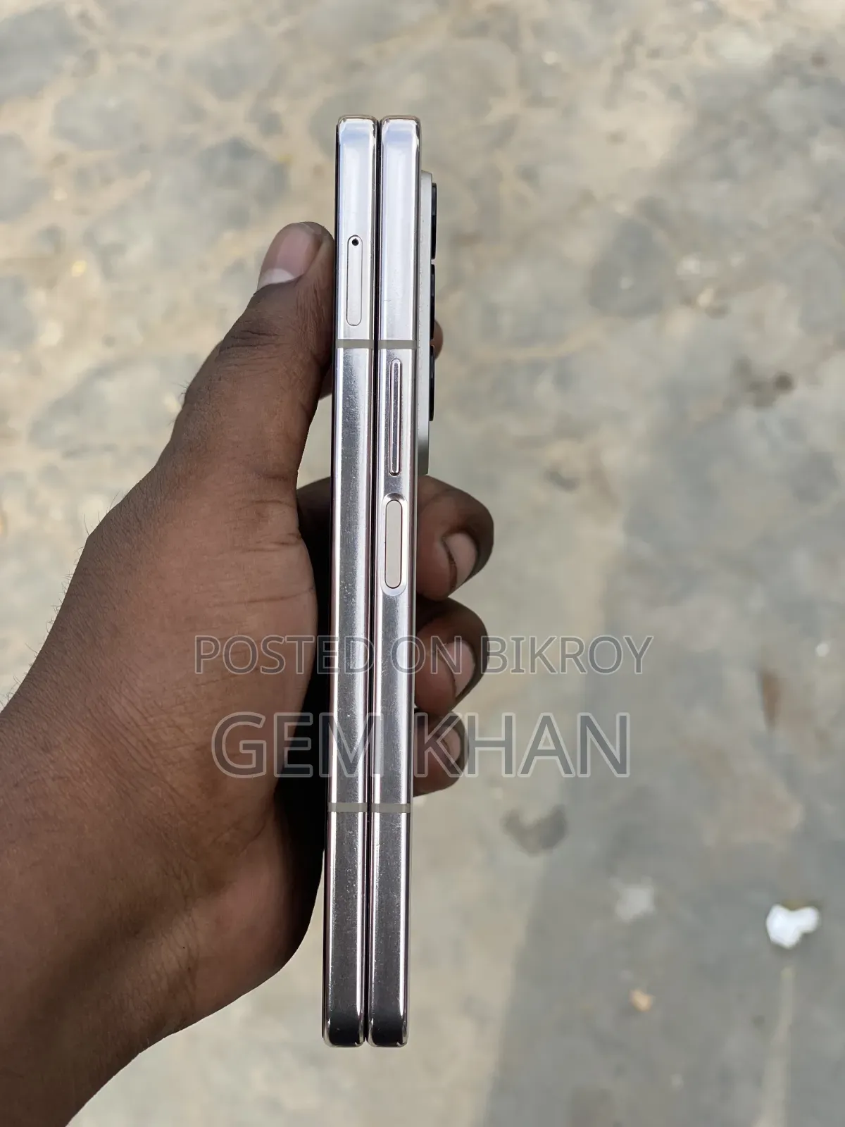 স্যামসাং গ্যালাক্সি জেড ফ্লিপ ৪ ২৫৬ জিবি গোল্ড