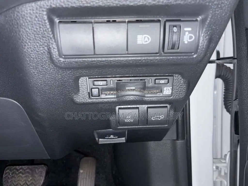 Toyota Corolla Cross 2024 Pearl