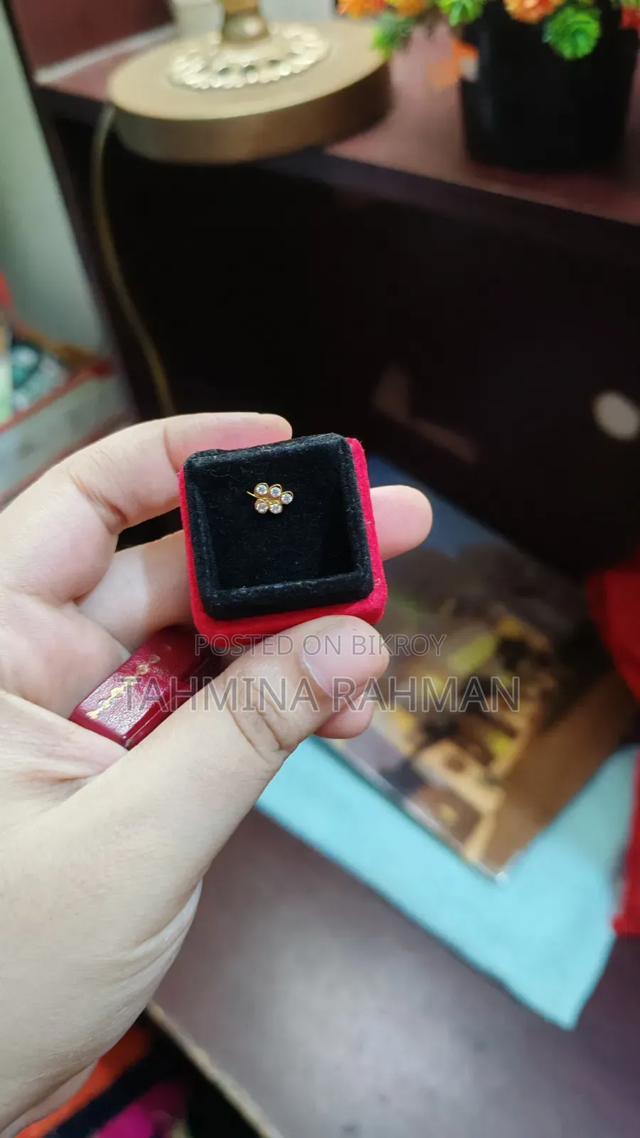 Aarong Gold Nose Pin
