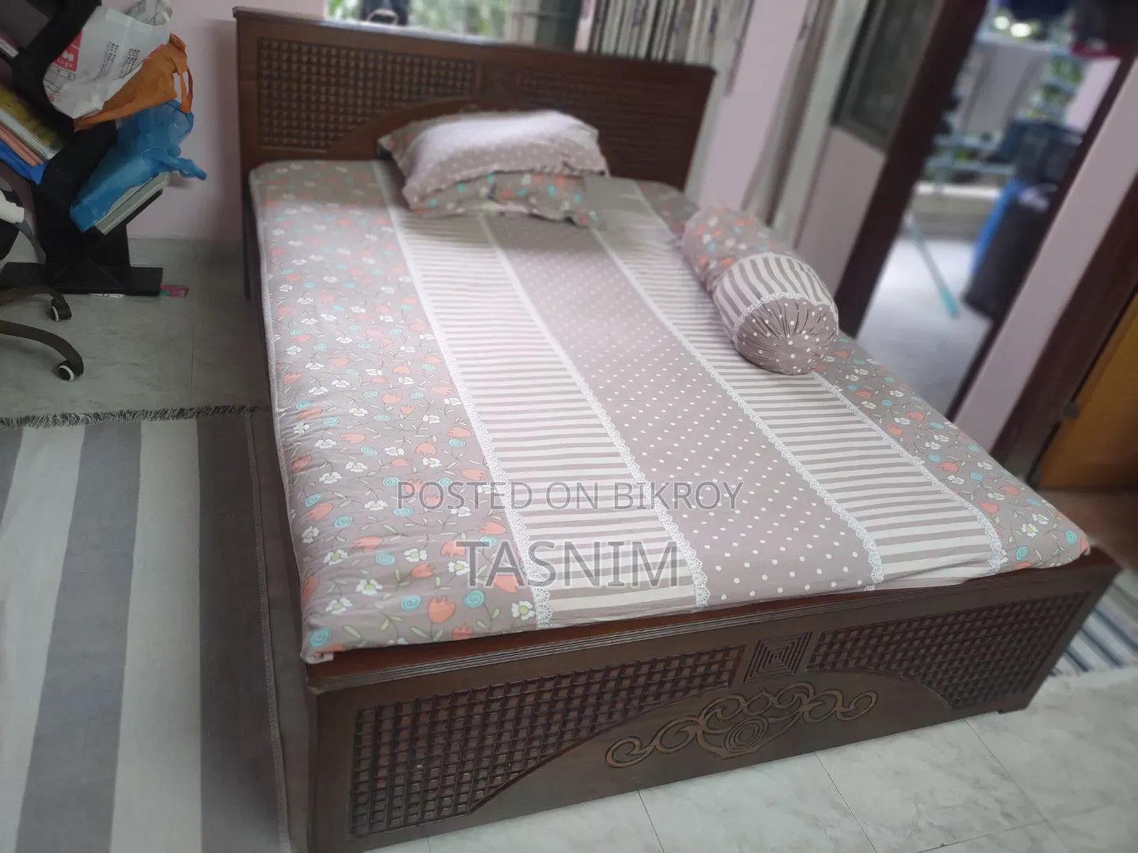 কাঠের খাট বিক্রয়ের জন্য
