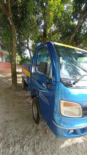 টাটা এস ২০১৬ নীল