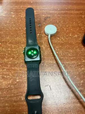 Original Smart Apple Watch. আসল স্মার্ট অ্যাপল ওয়াচ।