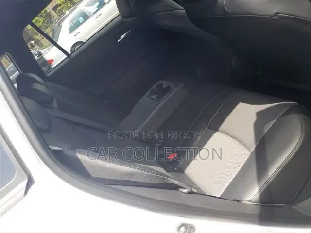 নতুন টয়োটা করোল্লা ক্রস ২০২৬ পার্ল