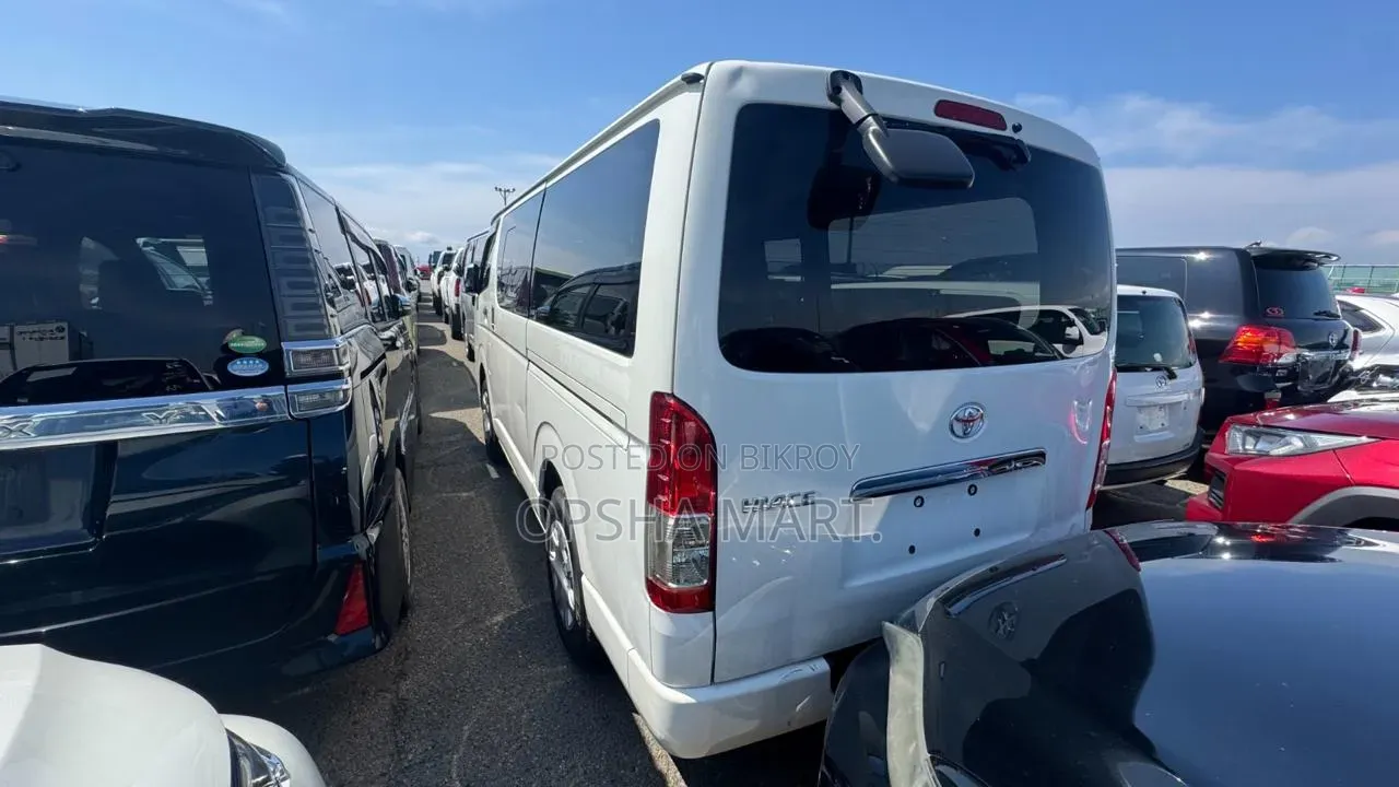 Toyota HiAce 2020 White