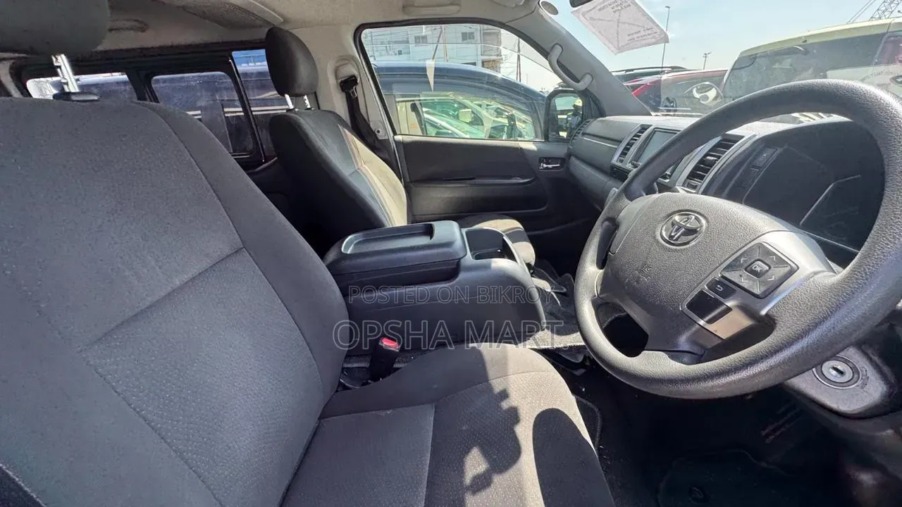 Toyota HiAce 2020 White
