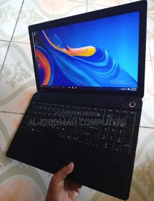 Laptop Toshiba 4GB AMD HDD 500GB