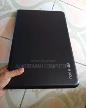 Laptop Toshiba 4GB AMD HDD 500GB