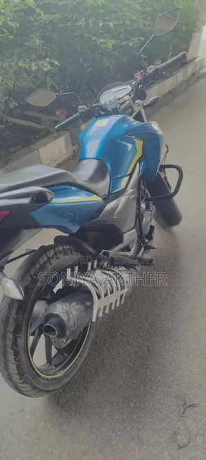Hero Hero Hunk 150R Dual Disc ABS 2021 Blue
