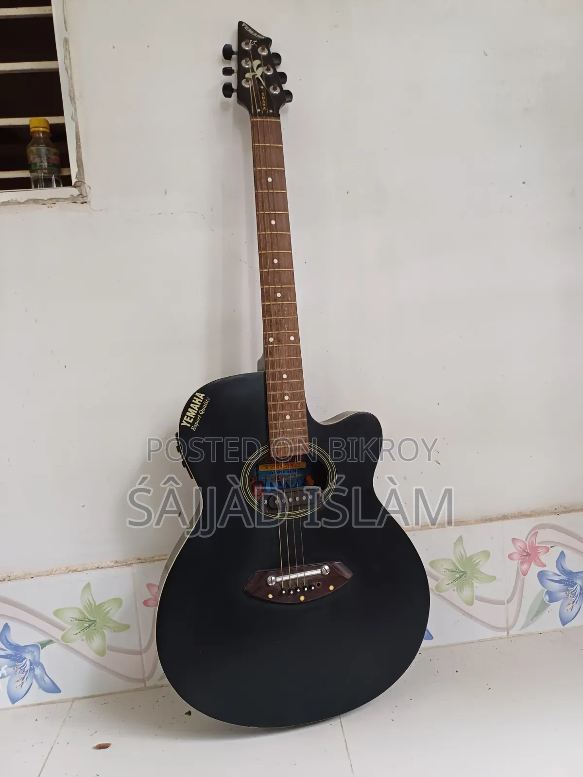 গিটার YAMAHA Brand