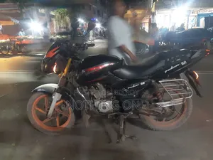Bajaj Pulsar 150 2000 Black