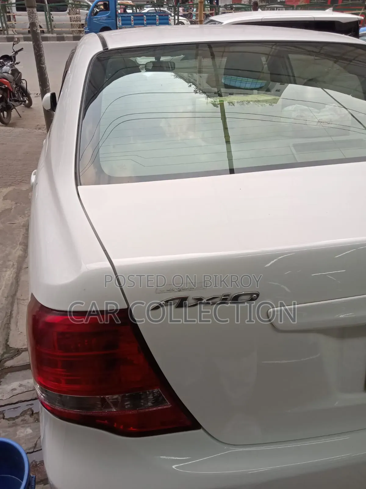টয়োটা অ্যাক্সিও ২০১২ পার্ল