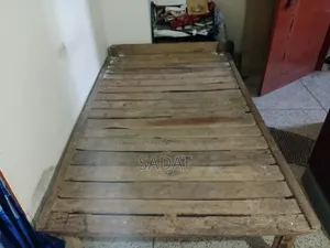 কাঠের চৌকি