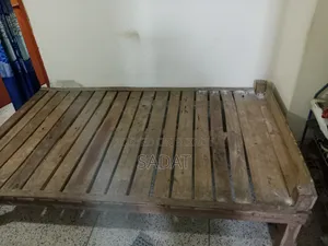 কাঠের চৌকি