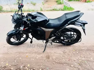 নতুন সুজুকি জিক্সার ২০২৪ ব্ল্যাক