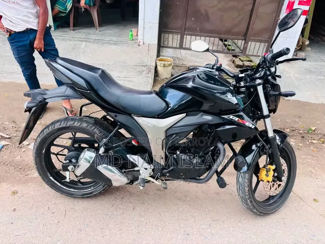 নতুন সুজুকি জিক্সার ২০২৪ ব্ল্যাক