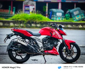 TVS Apache 160 4V 2023 Red