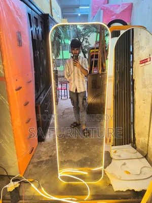 Stand Lighting Mirror