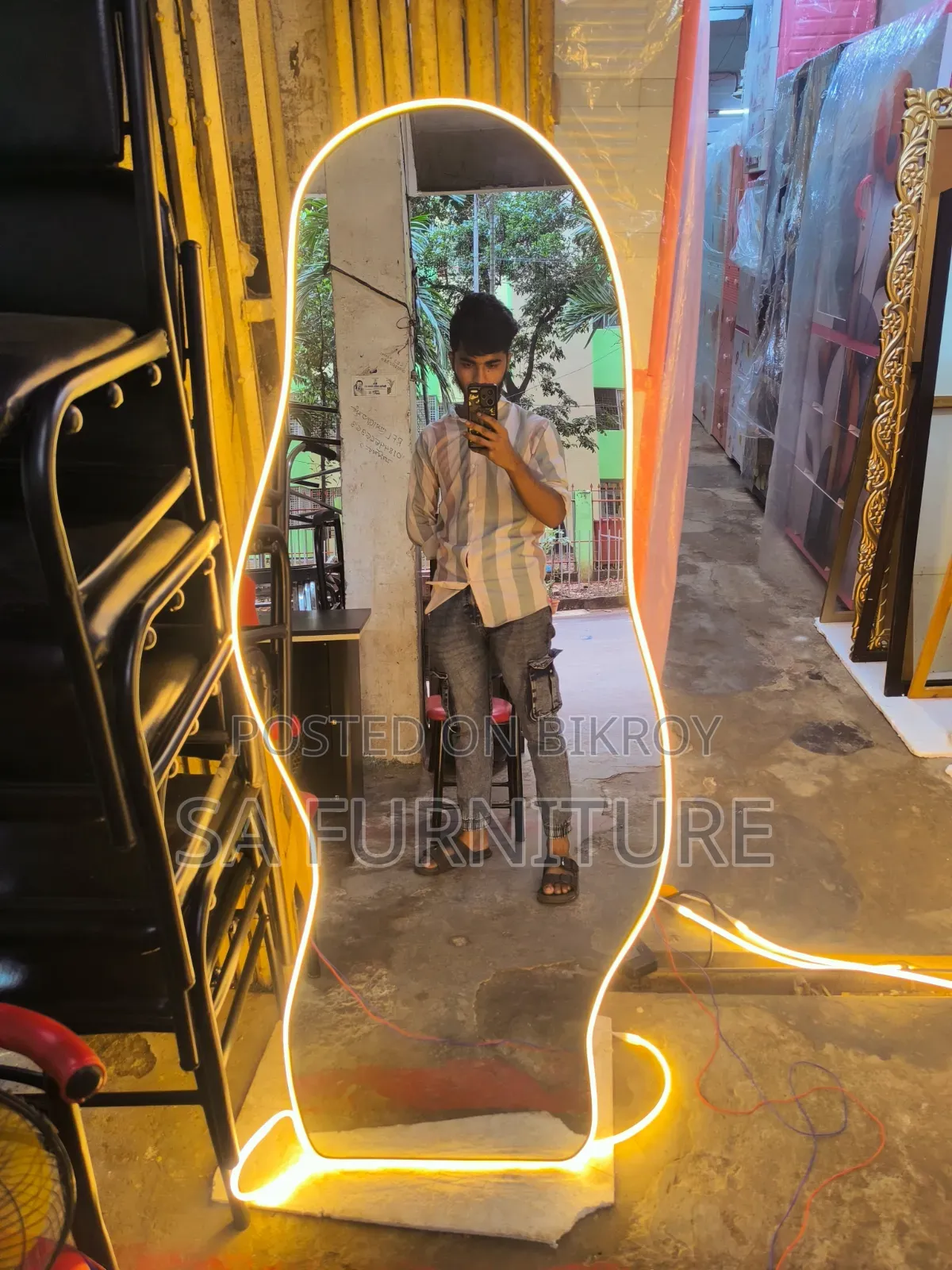 Stand Lighting Mirror