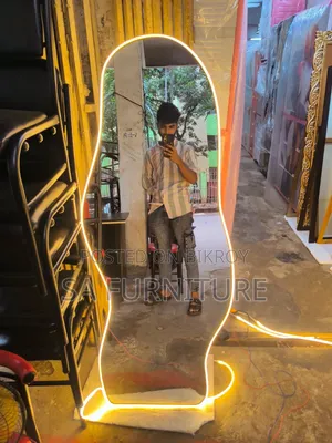 Stand Lighting Mirror