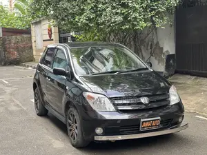 টয়োটা আইএসটি ২০০৪ কালো