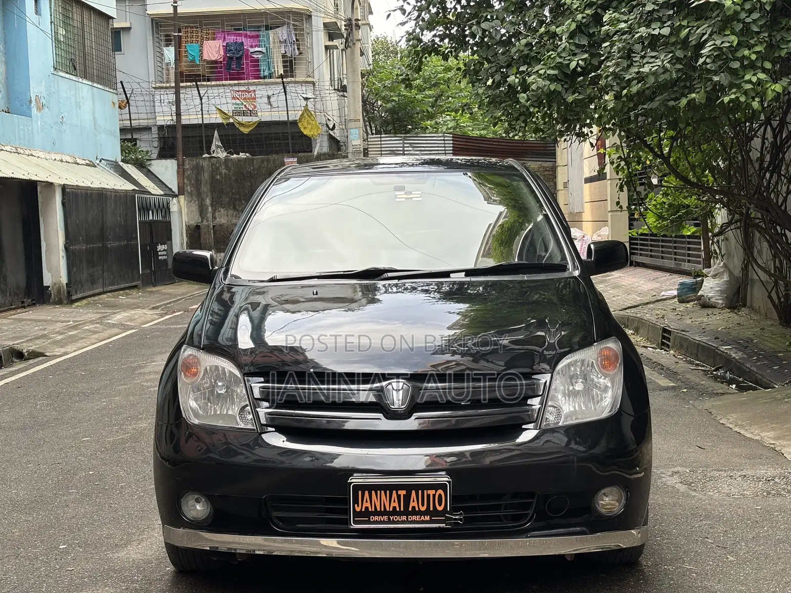 টয়োটা আইএসটি ২০০৪ কালো
