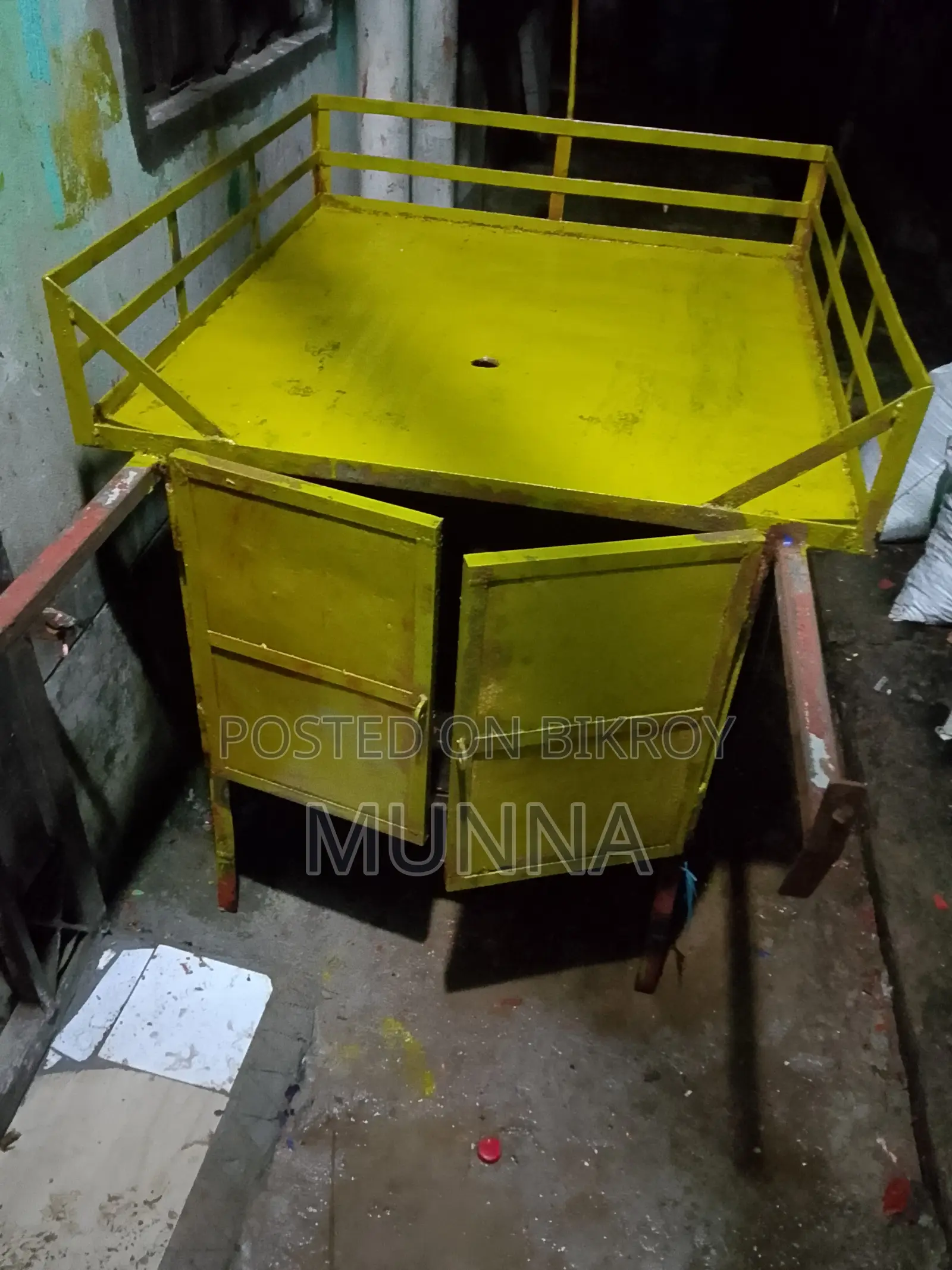 Chittagong Second-hand Goods/Van/Pushcart
