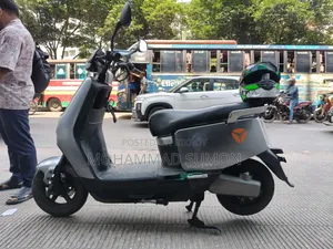 Yadea 8S200 2025 Silver