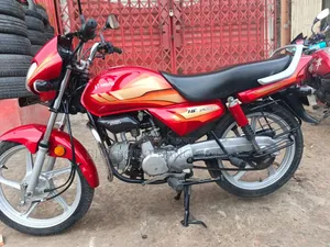 হিরো এইচএফ ডিলাক্স ২০২৩ রেড