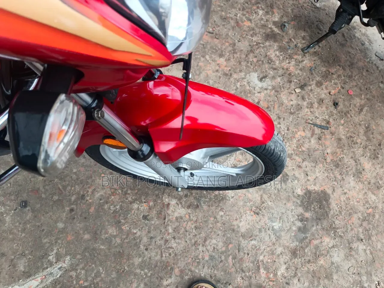 হিরো এইচএফ ডিলাক্স ২০২৩ রেড