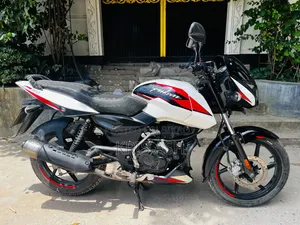 বাজাজ পালসার ১৫০ ২০২২ হোয়াইট