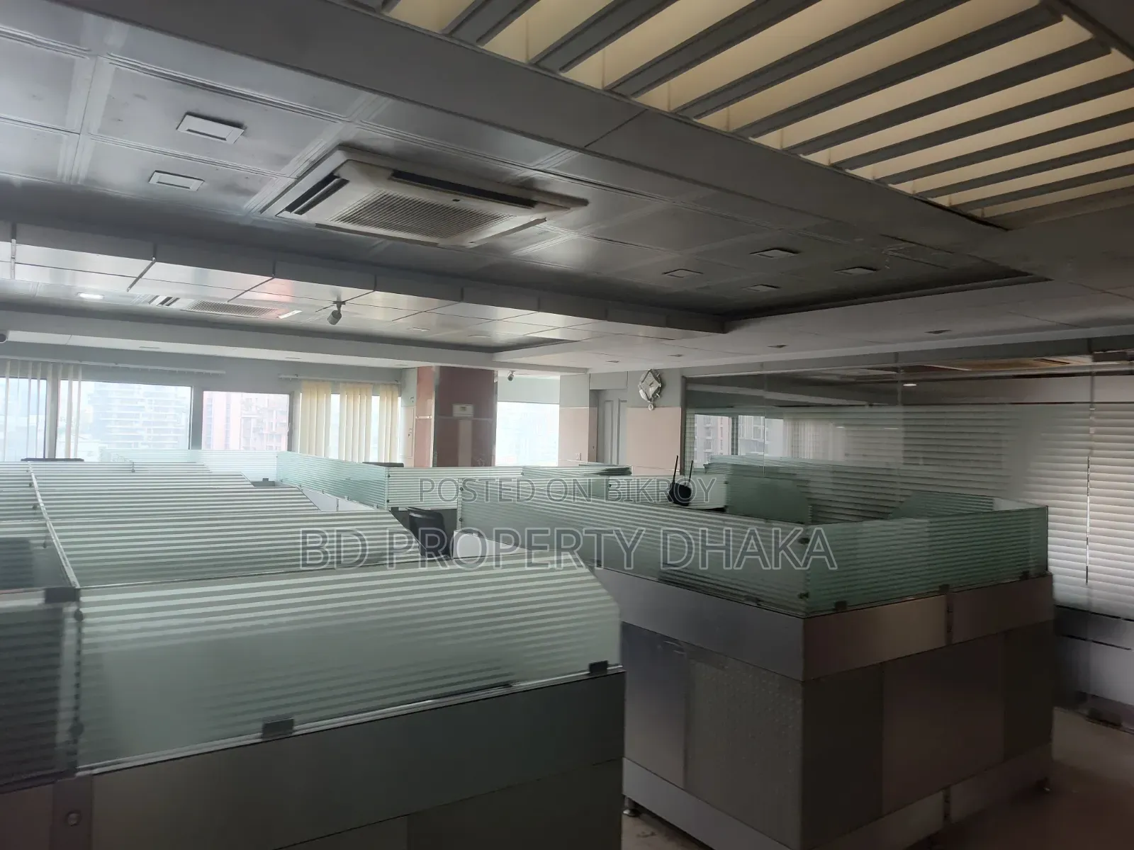 2200 SQFT Open Commercial Space Rent in Banani
