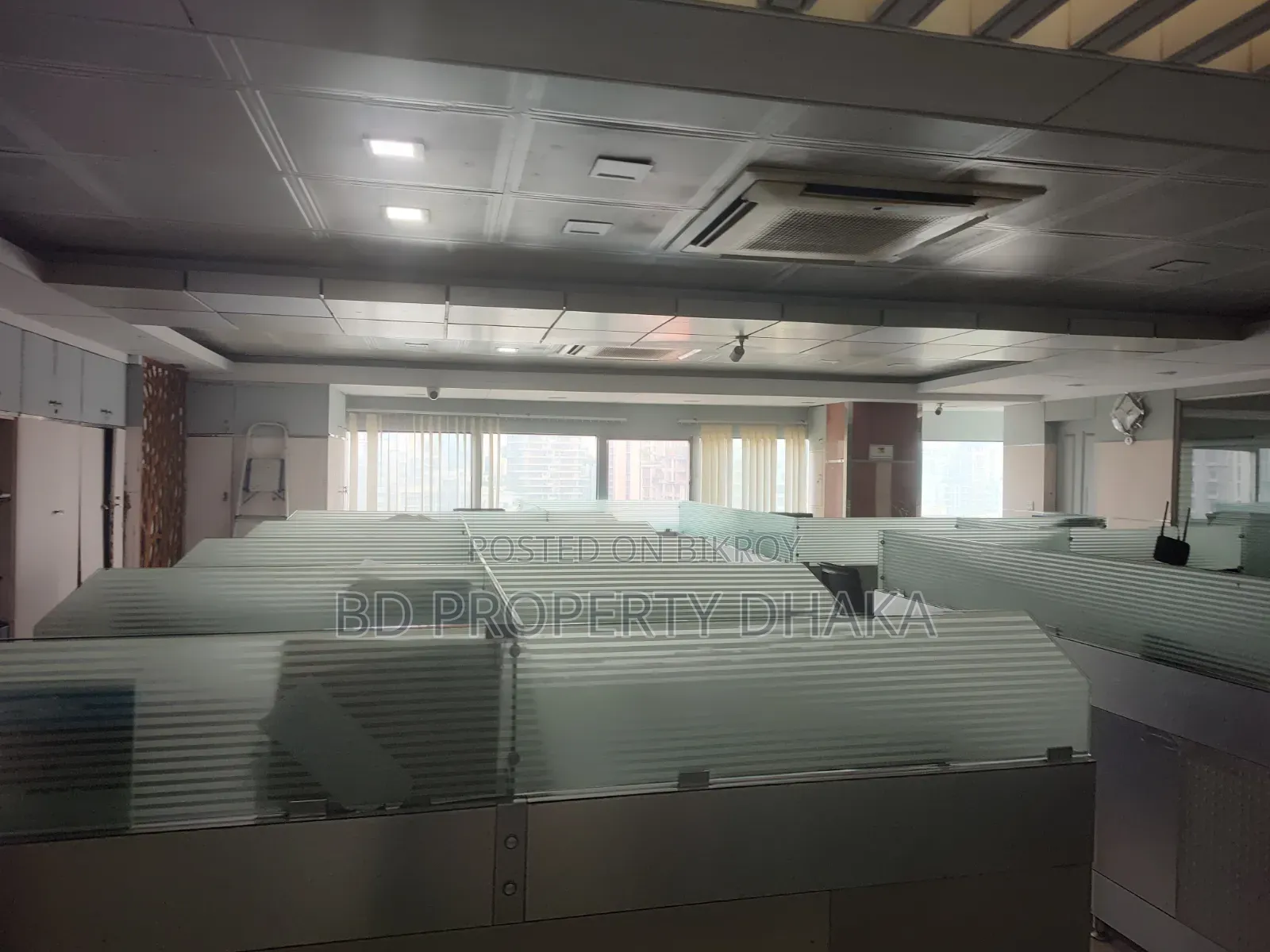 2200 SQFT Open Commercial Space Rent in Banani