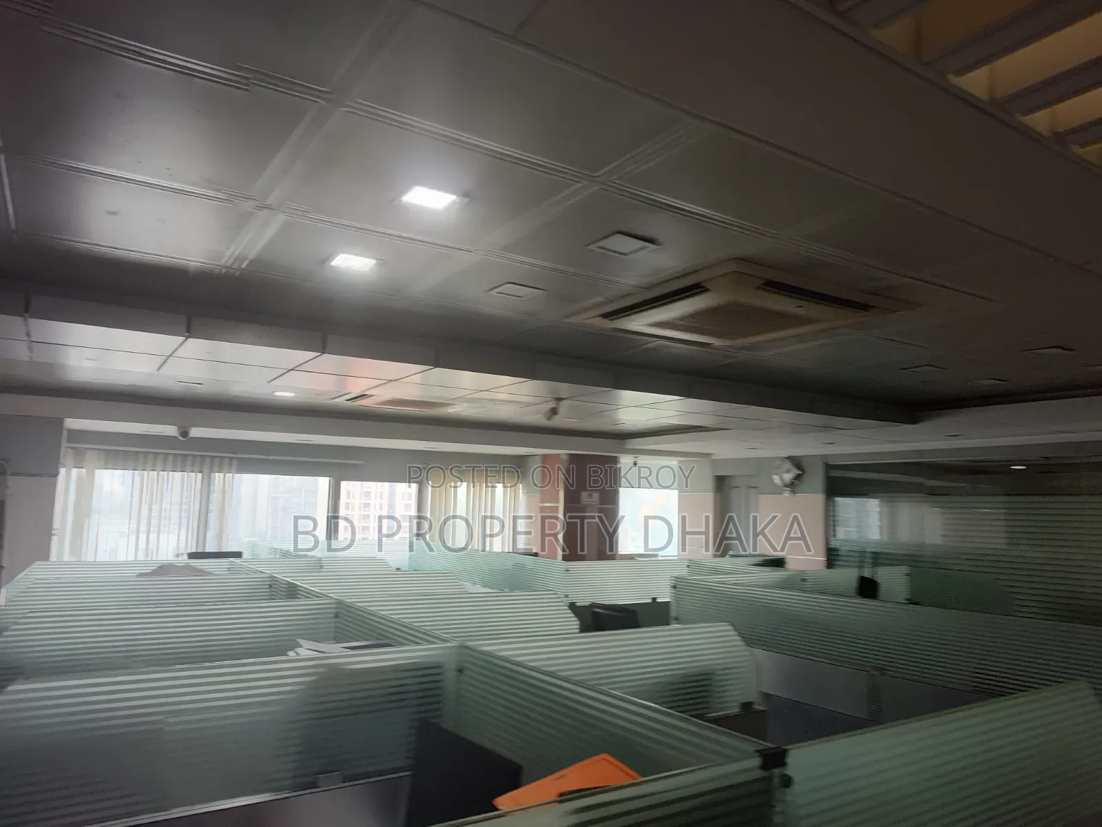 2200 SQFT Open Commercial Space Rent in Banani