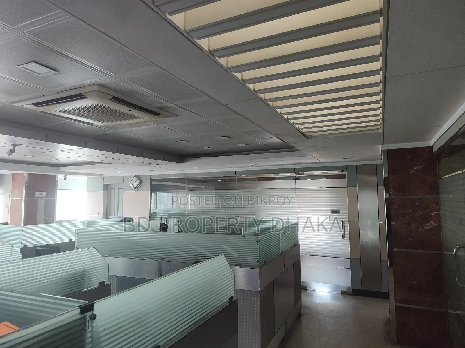 2200 SQFT Open Commercial Space Rent in Banani