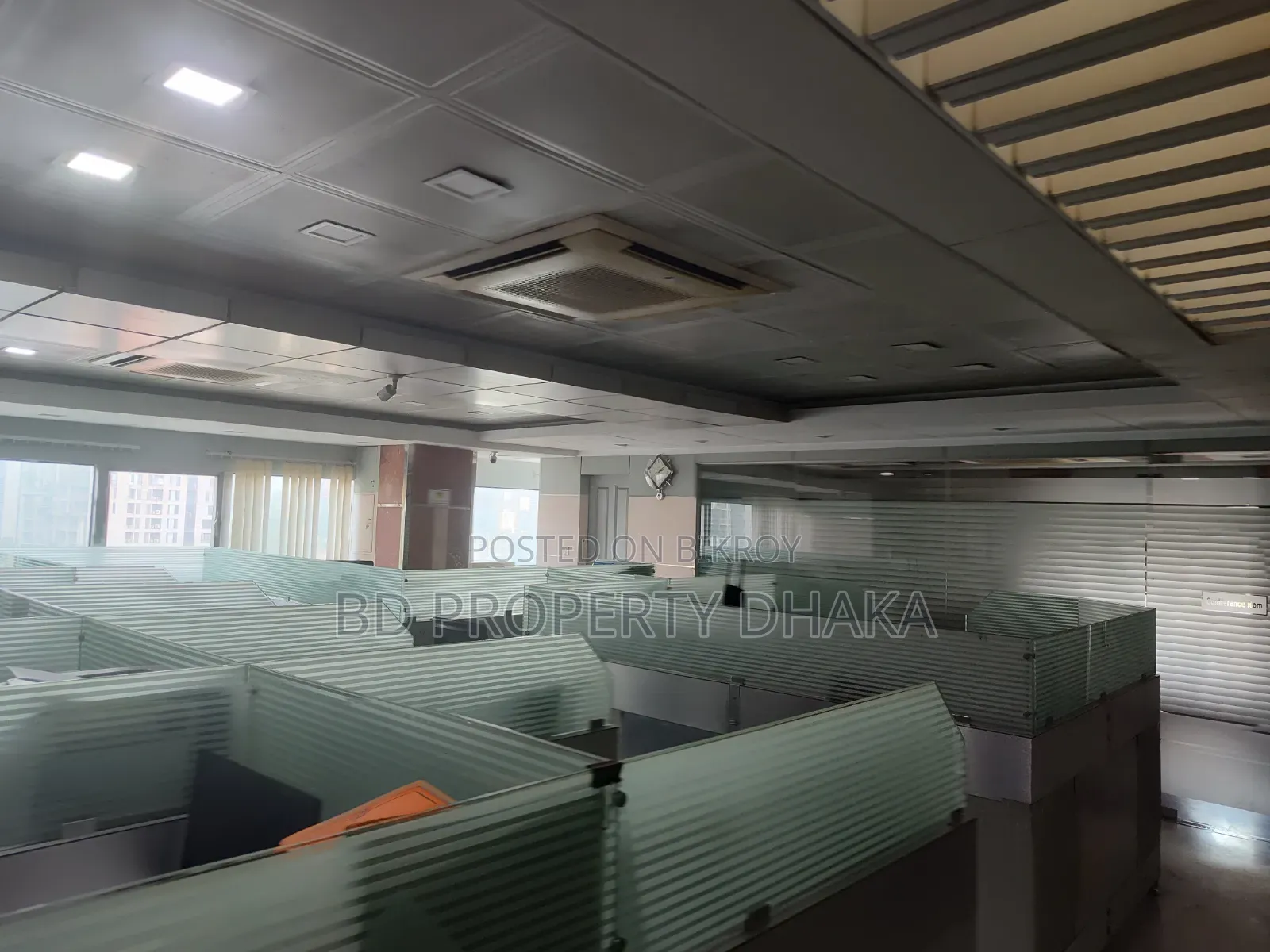2200 SQFT Open Commercial Space Rent in Banani