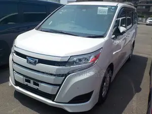 টয়োটা নোয়া ২০২১ পার্ল