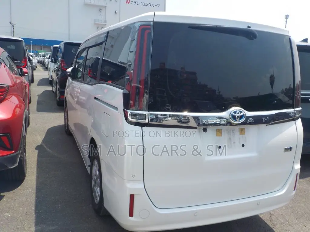 Toyota Noah 2021 Pearl