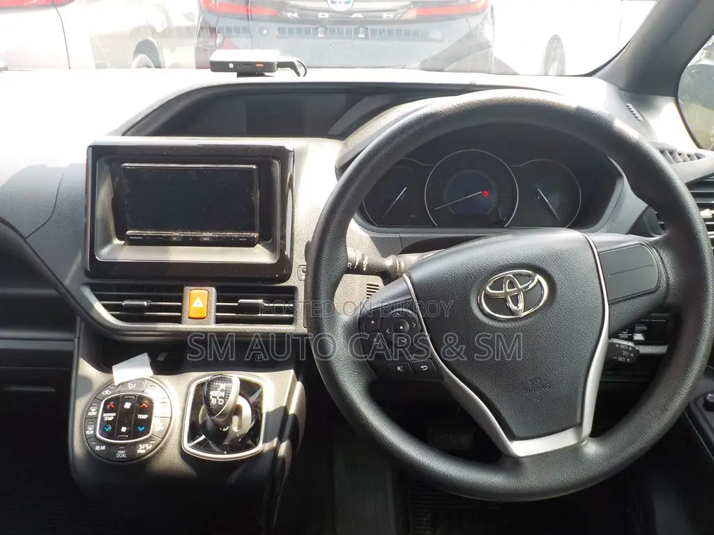 Toyota Noah 2021 Pearl
