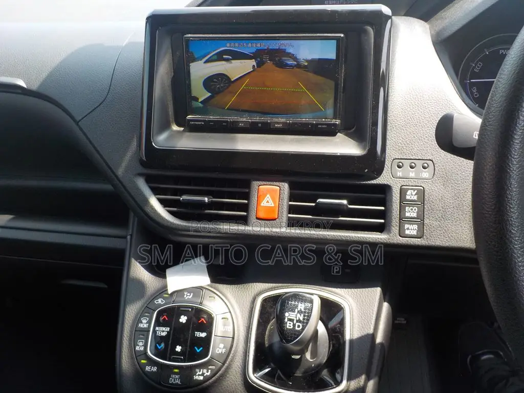 Toyota Noah 2021 Pearl