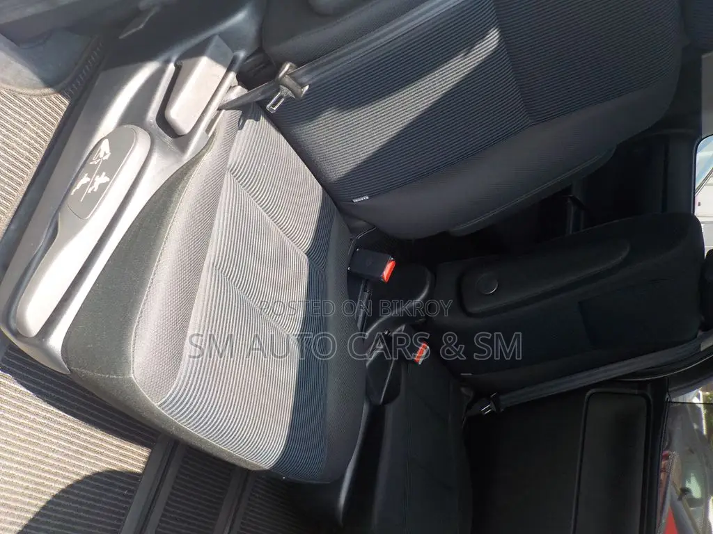 Toyota Noah 2021 Pearl