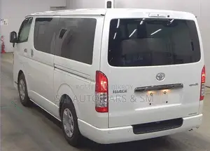 Toyota HiAce 2022 White