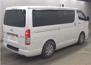 Toyota HiAce 2022 White