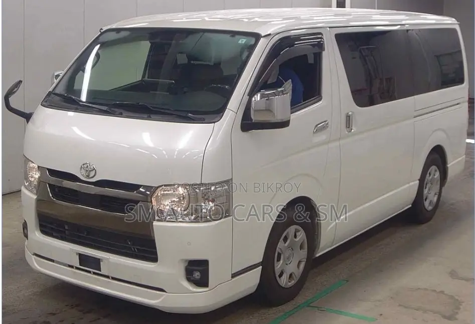 Toyota HiAce 2022 White