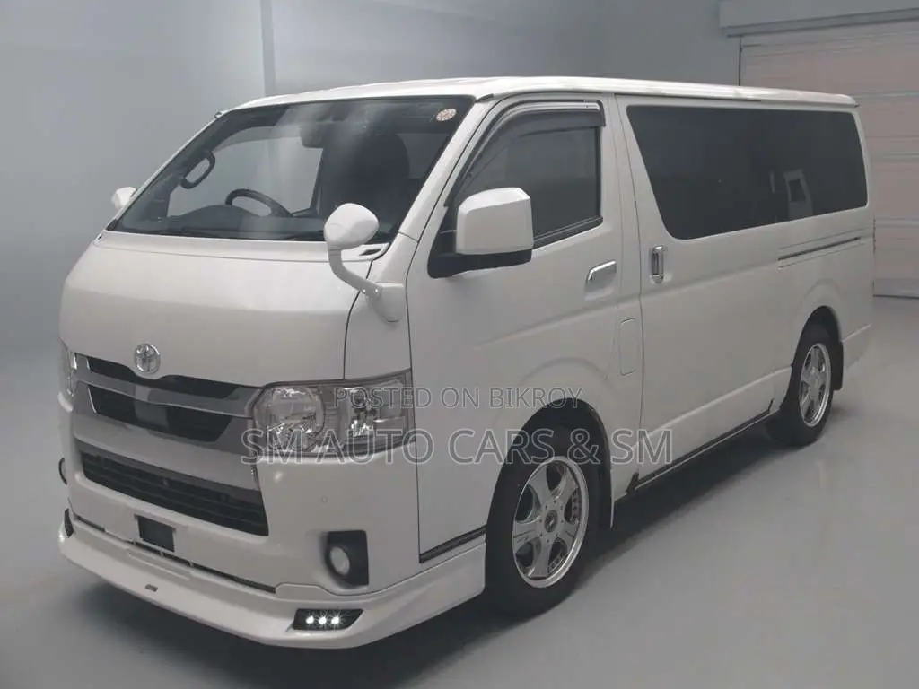 Toyota HiAce 2021 White