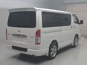 Toyota HiAce 2021 White