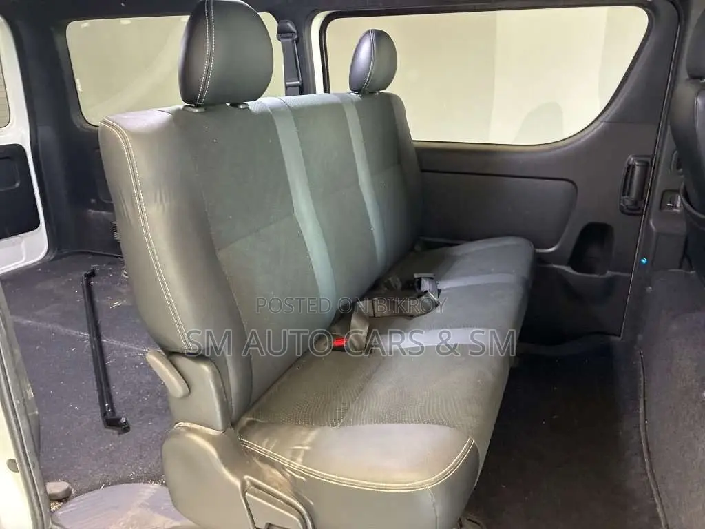 Toyota HiAce 2021 White
